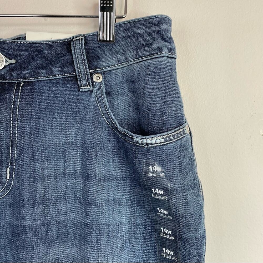 Maurices Mid Rise Boot cut denim flex Bling Embroidered Stretch jeans 14W 14 new - Picture 4 of 10